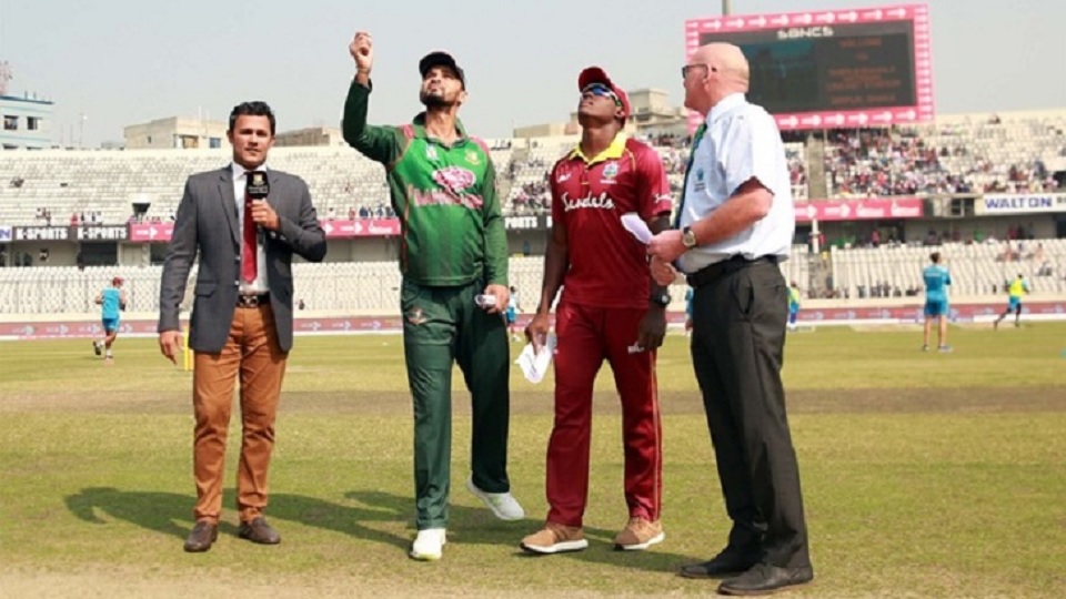 টসে জিতে ফিল্ডিংয়ে বাংলাদেশ
