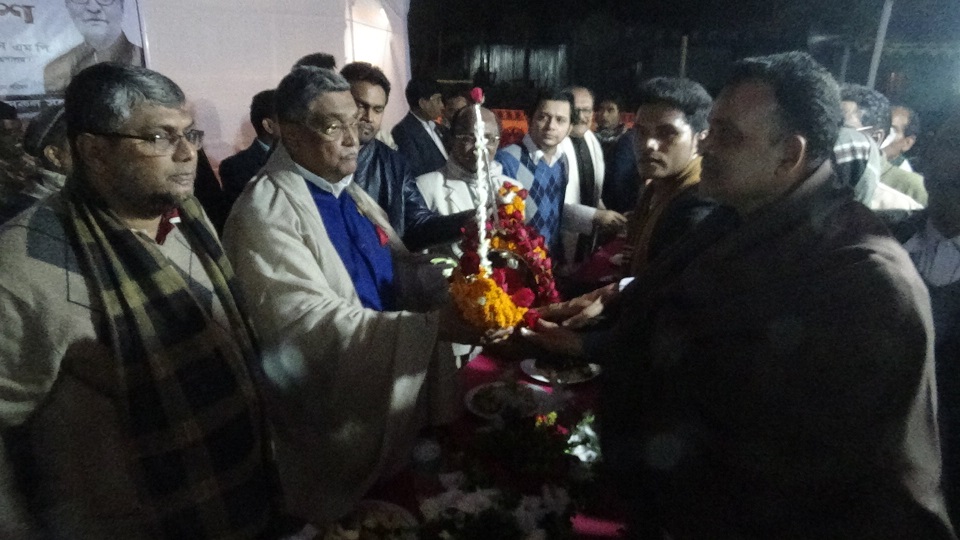 ফরিদপুরে থানা বিএনপি সভাপতির আওয়ামী লীগে যোগদান