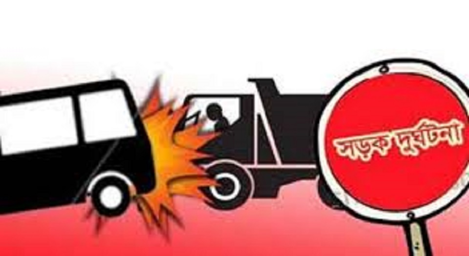 ফেনীতে বাস চাপায় নিহত ২