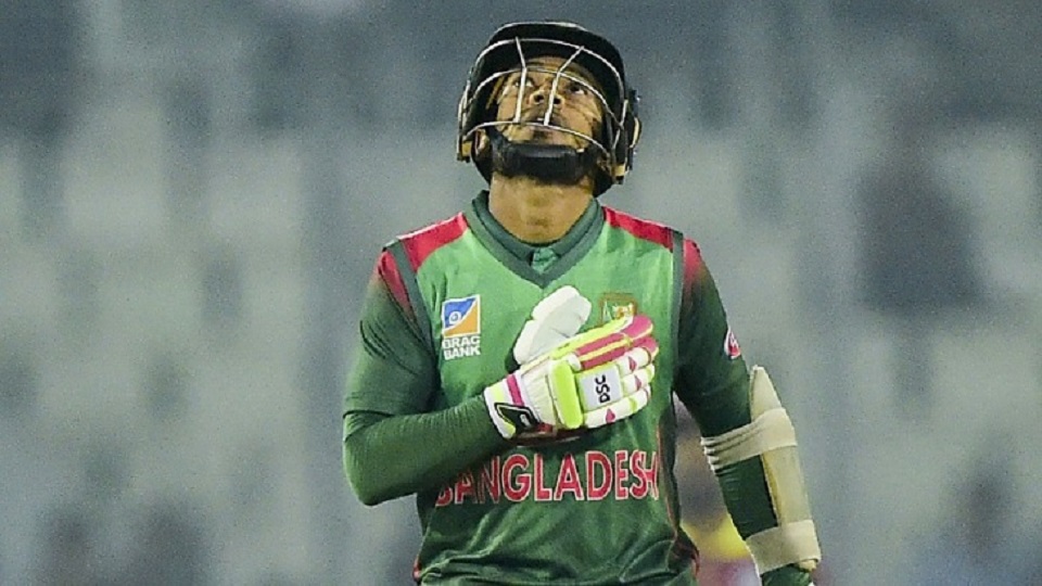 রেকর্ড গড়ে তামিমের পর সাজঘরে মুশফিক