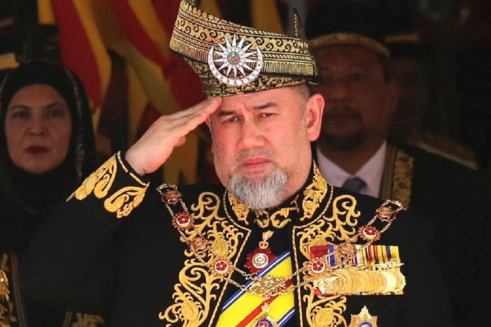 সিংহাসন ত্যাগ করলেন মালয়েশিয়ার সম্রাট