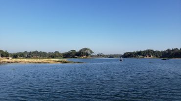 নীল জল আর সবুজ পাহাড়ের দেশ কাপ্তাই