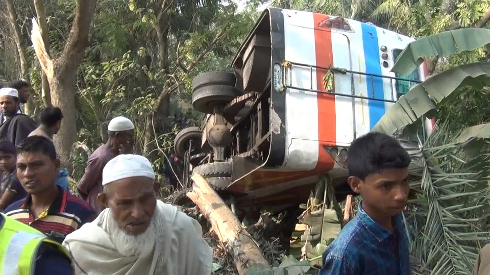 সড়ক দুর্ঘটনায় ৭ জেলায় নিহত ৭