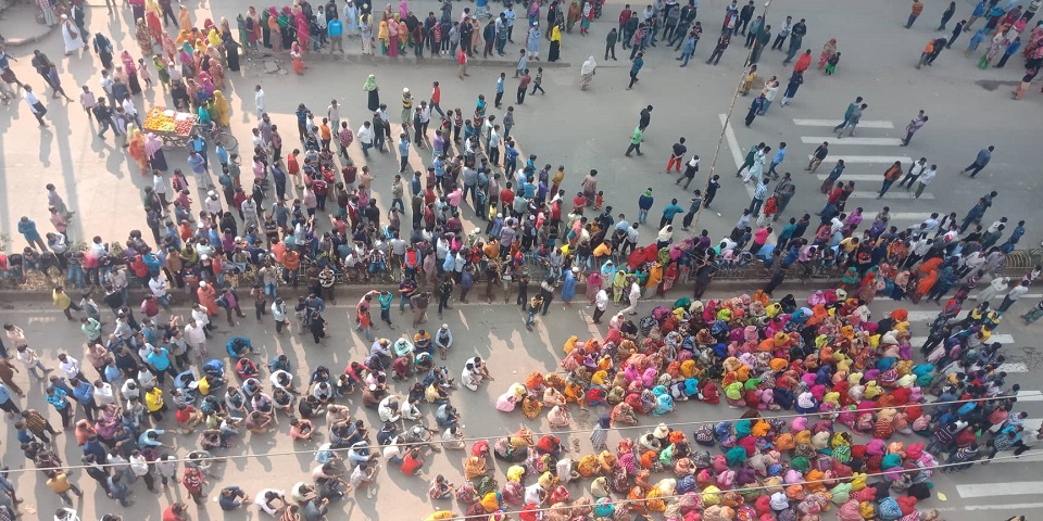 আজ আবারও পোশাক শ্রমিকদের রাস্তা অবরোধ
