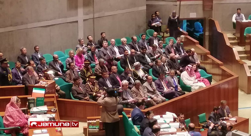 দেশের অগ্রযাত্রায় আরও ঐক্যবদ্ধ হয়ে কাজ করতে হবে: রাষ্ট্রপতি