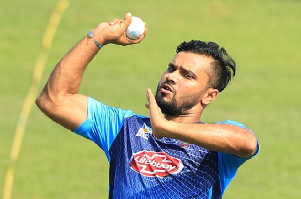 কাটারে মোস্তাফিজের চাইতেও ভয়ংকর মাশরাফী