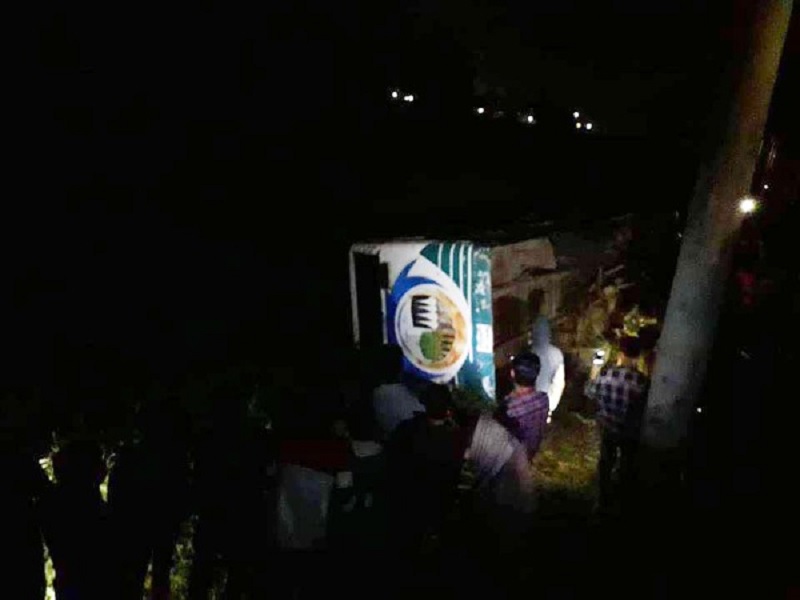 বেগমগঞ্জে বাস খাদে; নিহত ২, আহত ১৮