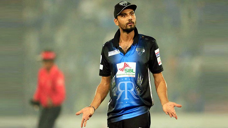 ৩২ রানে ৬ উইকেট খুঁইয়ে ধুকছে মাশরাফির দল