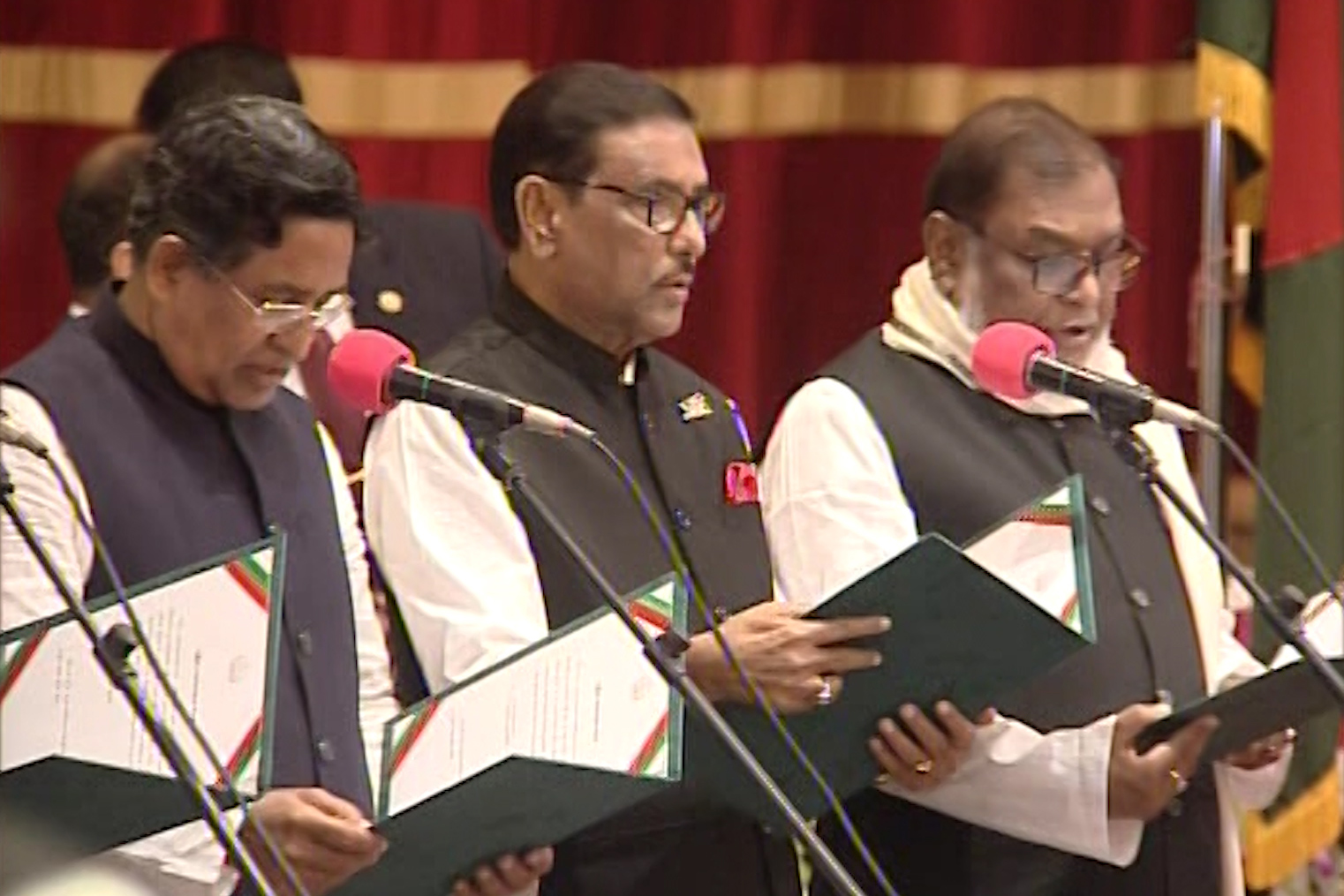 মন্ত্রিসভার শপথ গ্রহণ