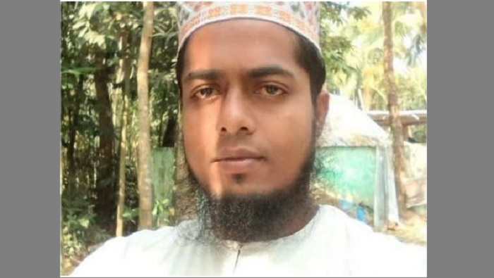 ৪ দিনেও গ্রেফতার হয়নি ছাত্রীকে ধর্ষণে অভিযুক্ত শিক্ষক সাইফুল