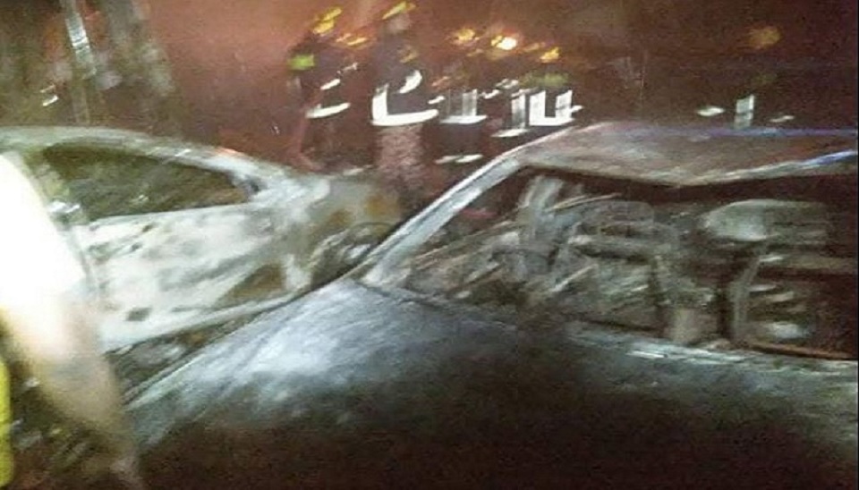 বাড়িতেই নয়, আগুন লেগেছে গাড়িতেও