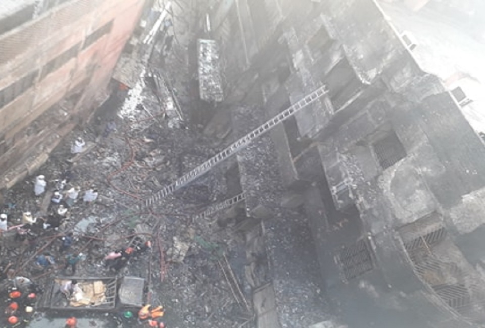 রাজধানীর চকবাজারে ভয়াবহ আগুন, নিহত ৬৬