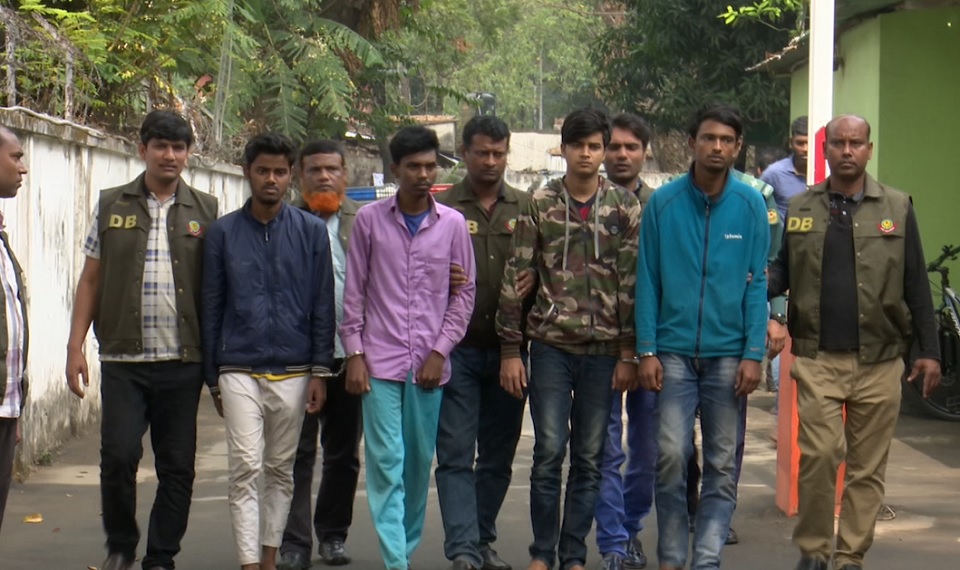 রাজধানীতে প্রশ্নফাঁস চক্রের চার সদস্য গ্রেফতার