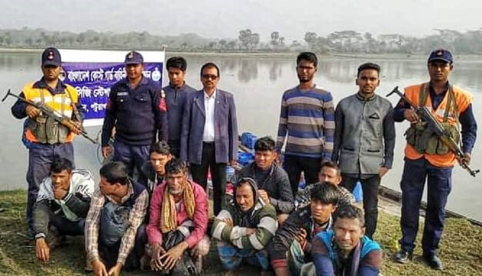 পটুয়াখালীতে বাগদা রেনু জব্দ, আটক ৯