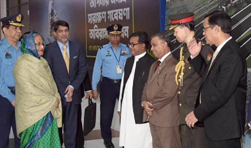 দেশে ফিরেছেন প্রধানমন্ত্রী