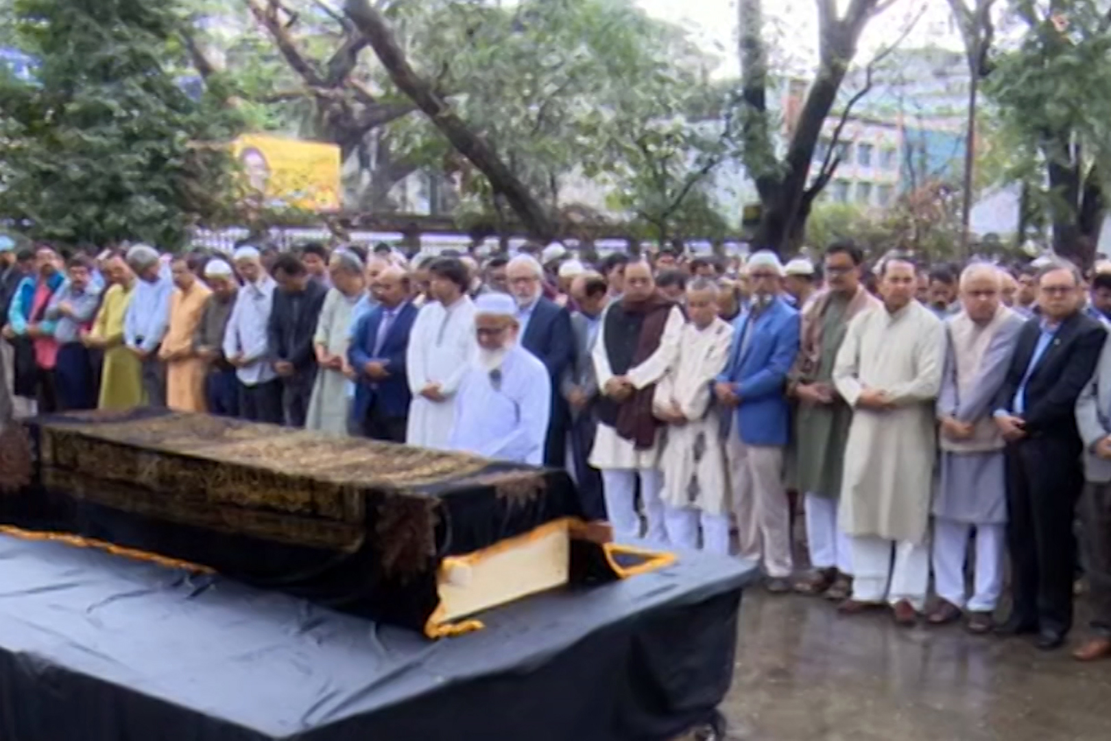 সাংবাদিক শাহ আলমগীরের তৃতীয় দফা জানাজা অনুষ্ঠিত