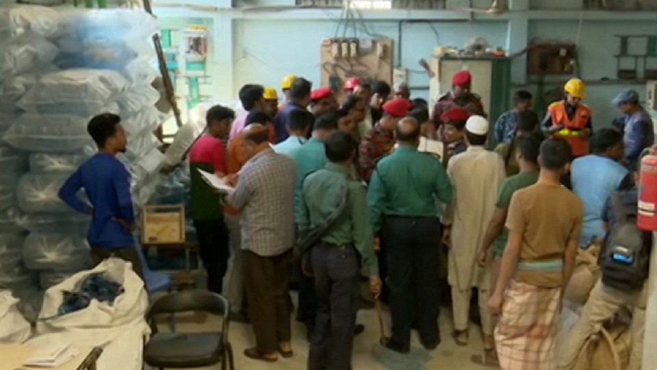 পুরান ঢাকায় ৮টি কারখানার গ্যাস, পানি ও বিদ্যুৎ সংযোগ বিচ্ছিন্ন করেছে ভ্রাম্যমাণ আদালত