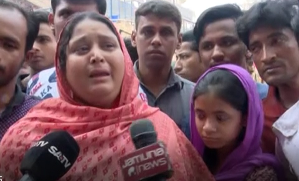 ‘ঋণ করে দোকানে মাল তুলেছি আজ সব শেষ হয়ে গেলো’