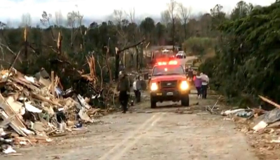 যুক্তরাষ্ট্রে টর্নেডোতে শিশুসহ ১৪ জনের মৃত্যু