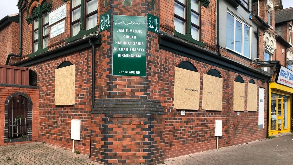 বার্মিংহামে এক রাতে চার মসজিদে দুর্বৃত্তদের ভাঙচুর