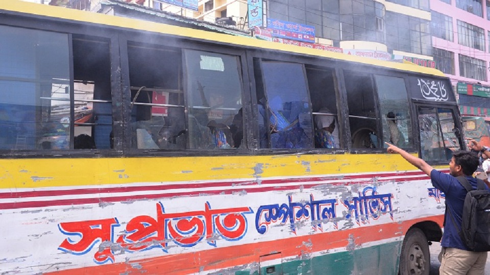 আবরারকে চাপা দেয়া সেই বাসটির বিরুদ্ধে ২৭ মামলা