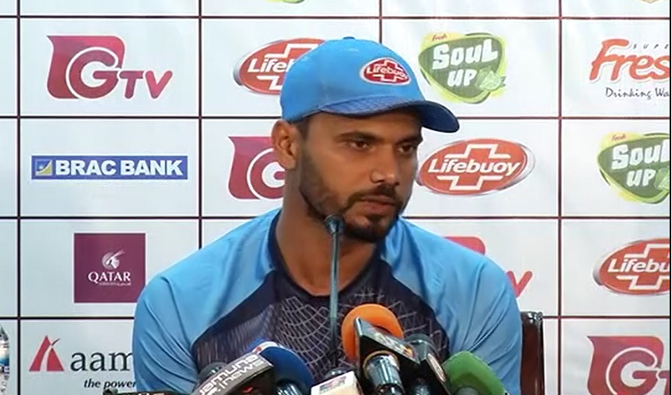 বিশ্বকাপে সোশ্যাল মিডিয়া এড়িয়ে চলার পরামর্শ মাশরাফির