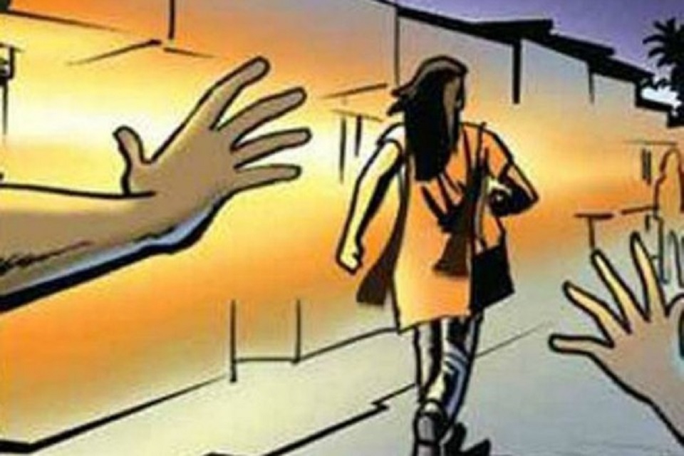 পাবনায় তৃতীয় শ্রেণির ছাত্রীকে বৃদ্ধের ইভটিজিং, ৬ মাসের কারাদণ্ড