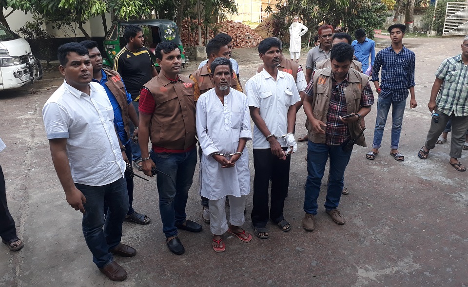 মাদ্রাসা ছাত্রী রাফিকে আগুনে পুড়ে হত্যা চেষ্টায় ৮ জনের নামে মামলা