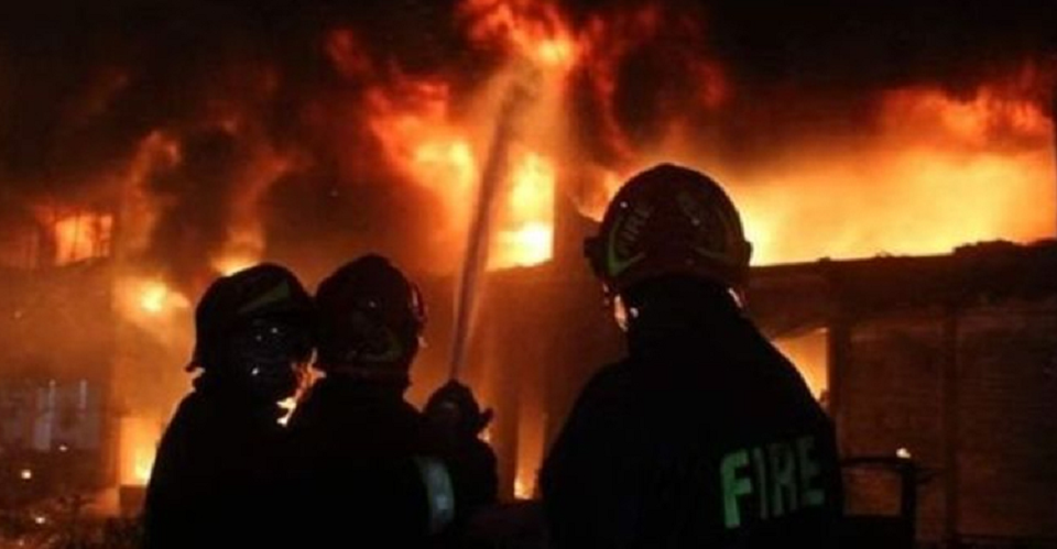 যাত্রাবাড়ীতে মাদরাসায় আগুন, নিয়ন্ত্রণে কাজ করছে ৭টি ইউনিট