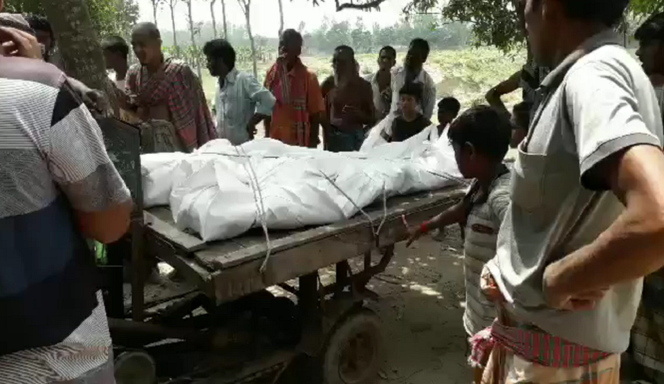 পিকনিকের খাবার খেয়ে পিতা-পুত্রের রহস্যজনক মৃত্যু