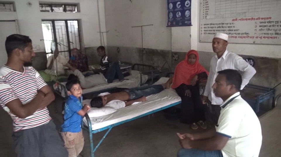 উত্ত্যক্ত করার ঘটনা দেখে ফেলায় স্কুলছাত্রকে পিটালো বখাটেরা