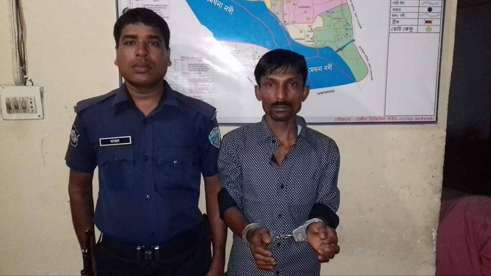 রামগতিতে পুলিশ থেকে আসামি ছিনতাই, গ্রেফতার ১১