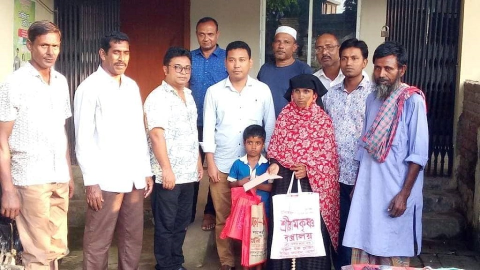 ভাইরাল হওয়া সেই মাসুদকে ঈদ উপহার দিয়েছে উপজেলা প্রশাসন