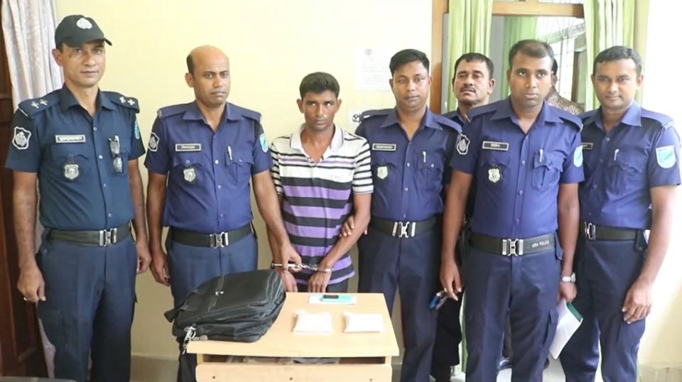 টাঙ্গাইলে হেরোইনসহ মাদক ব্যবসায়ী গ্রেফতার