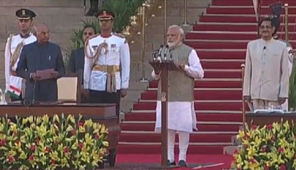 টানা দ্বিতীয় মেয়াদে প্রধানমন্ত্রী হিসেবে শপথ নিলেন মোদি