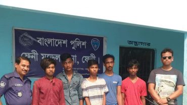 ফেনীতে ডাকাতির প্রস্তুতিকালে পাঁচজন গ্রেপ্তার