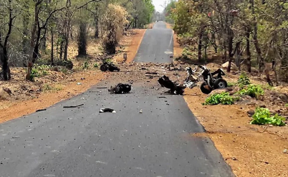 মহারাষ্ট্রে মাওবাদীদের হামলায় নিরাপত্তা বাহিনীর ১৬ সদস্য নিহত