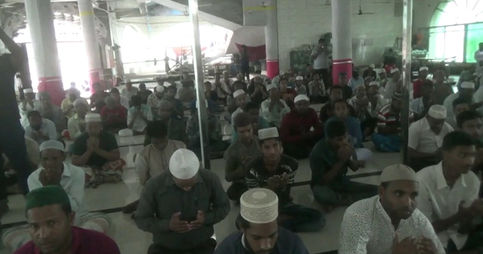 ফণি’র তাণ্ডব থেকে রক্ষা পেতে জুমার নামাজে বিশেষ দোয়া