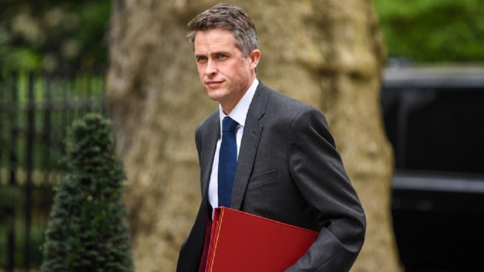 তথ্য ফাঁসের অভিযোগে ব্রিটিশ প্রতিরক্ষামন্ত্রীকে বরখাস্ত