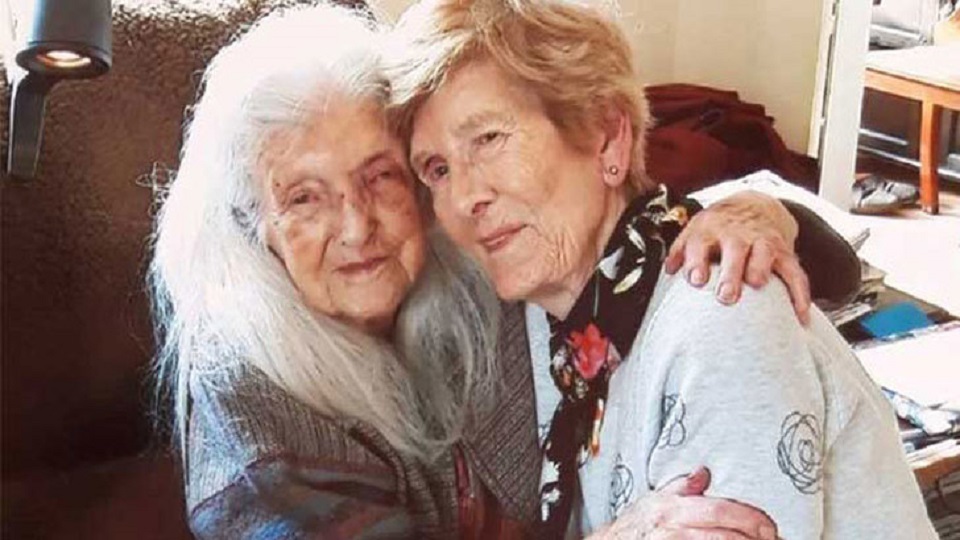 জন্মের ৮১ বছর পর মা-মেয়ের প্রথম দেখা