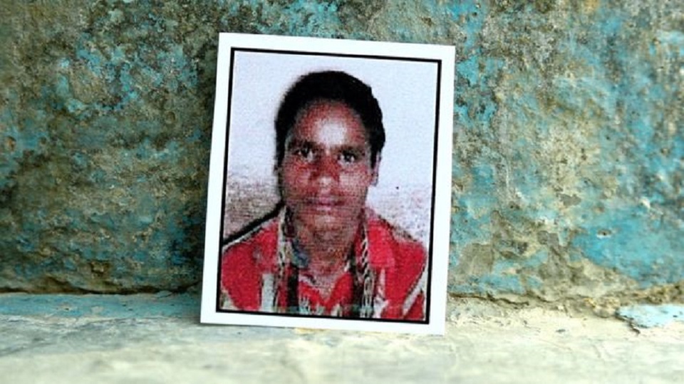 চেয়ারে বসায় যুব্ককে পিটিয়ে হত্যা