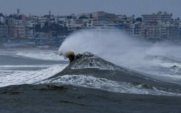 ফণি আতঙ্ক: বন্ধ করে দেয়া হয়েছে কলকাতা বিমানবন্দর