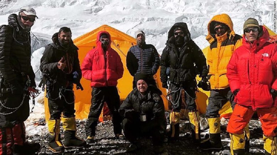 হিমালয়ে ৮ পর্বতারোহী নিখোঁজ