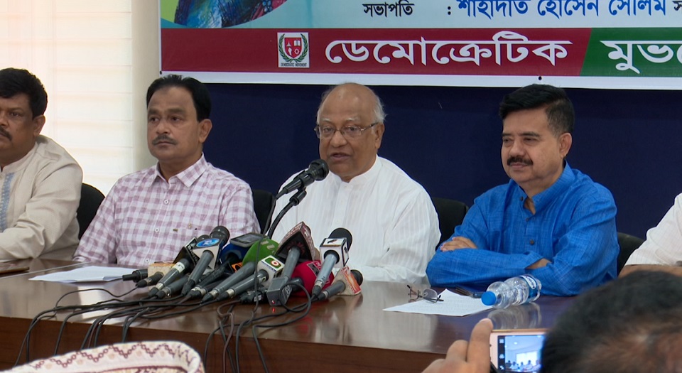 ব্যাংকগুলো দলীয়করণ করায় ঋণ খেলাপি বেড়েছে: খন্দকার মোশাররফ হোসেন