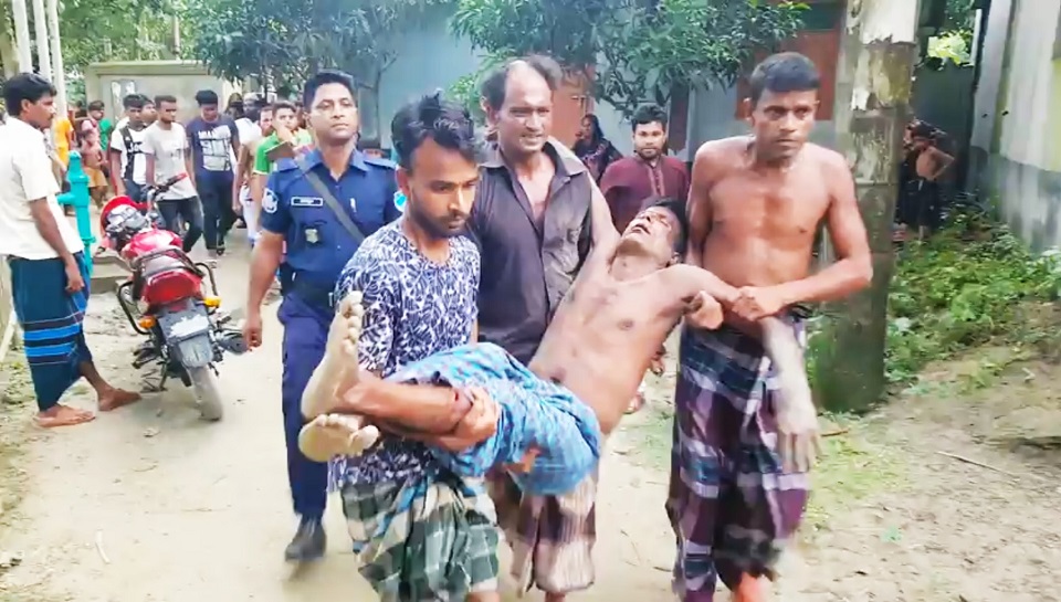 টাঙ্গাইলে চার বছরের শিশু ধর্ষণের অভিযোগ: ধর্ষককে গণধোলাই দিয়ে পুলিশে সোপর্দ