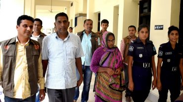 টাঙ্গাইলে পুলিশের এসআই সহ আটক ২