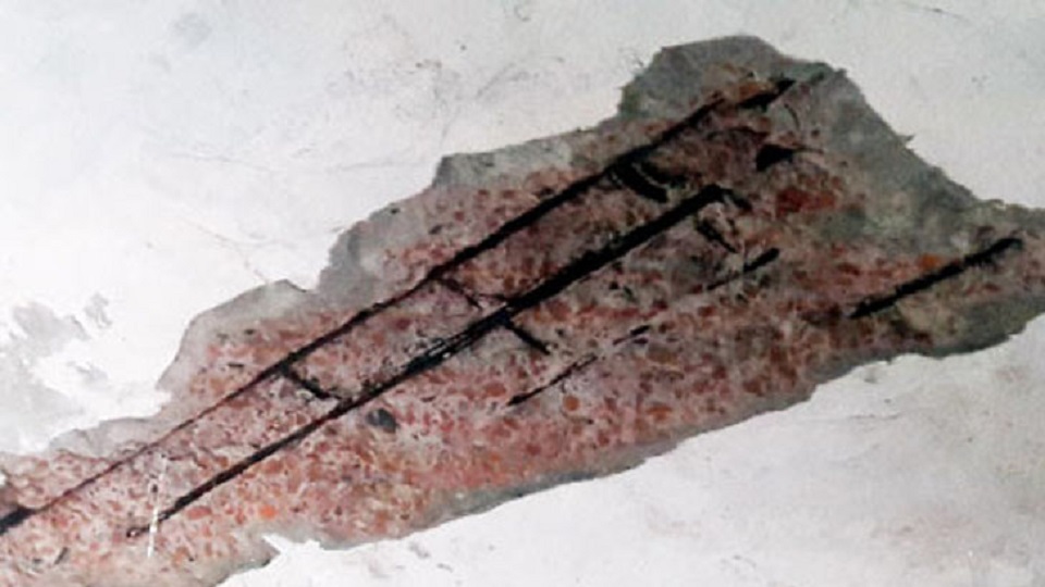 ঢামেকে ছাদের পলেস্তারা খসে পড়ে চিকিৎসক আহত