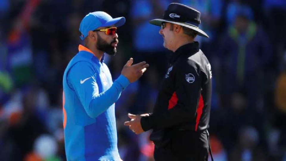 আম্পায়ারের সঙ্গে আপত্তিকর আচরণে বিরাট কোহলির জরিমানা