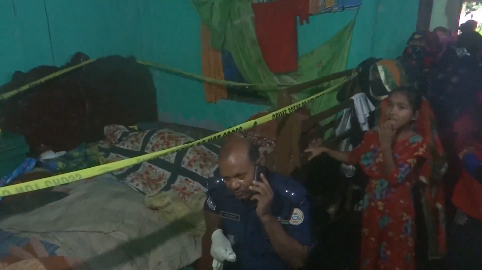 গৃহকর্তাকে খুন করে দুর্ধর্ষ ডাকাতি