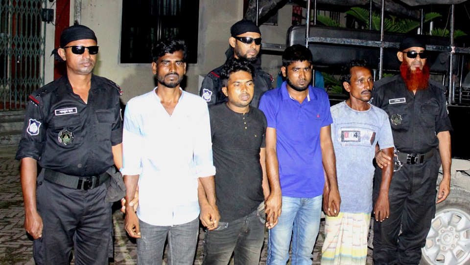 পাবনায় এক হাজার পিস ইয়াবাসহ ৪ মাদক ব্যবসায়ী আটক